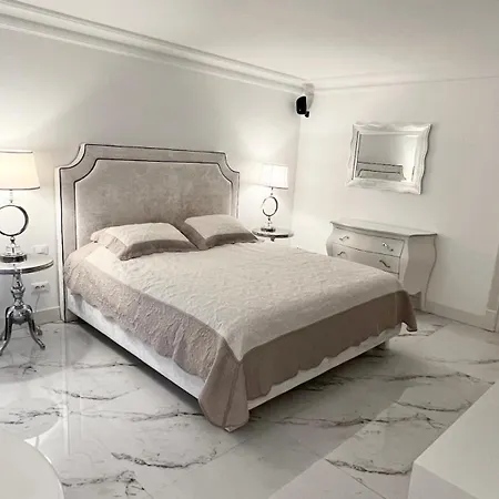 Sea View Penthouse, Monaco Border, Private Parking *