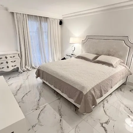 Sea View Penthouse, Monaco Border, Private Parking *