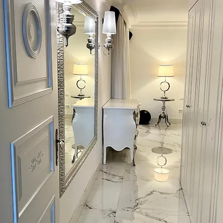Sea View Penthouse, Monaco Border, Private Parking Apartment