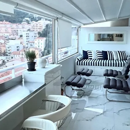 Sea View Penthouse, Monaco Border, Private Parking * Beausoleil