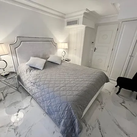 Sea View Penthouse, Monaco Border, Private Parking